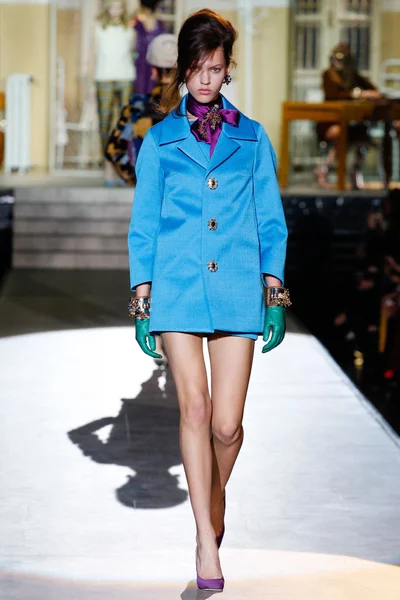 Look 13
